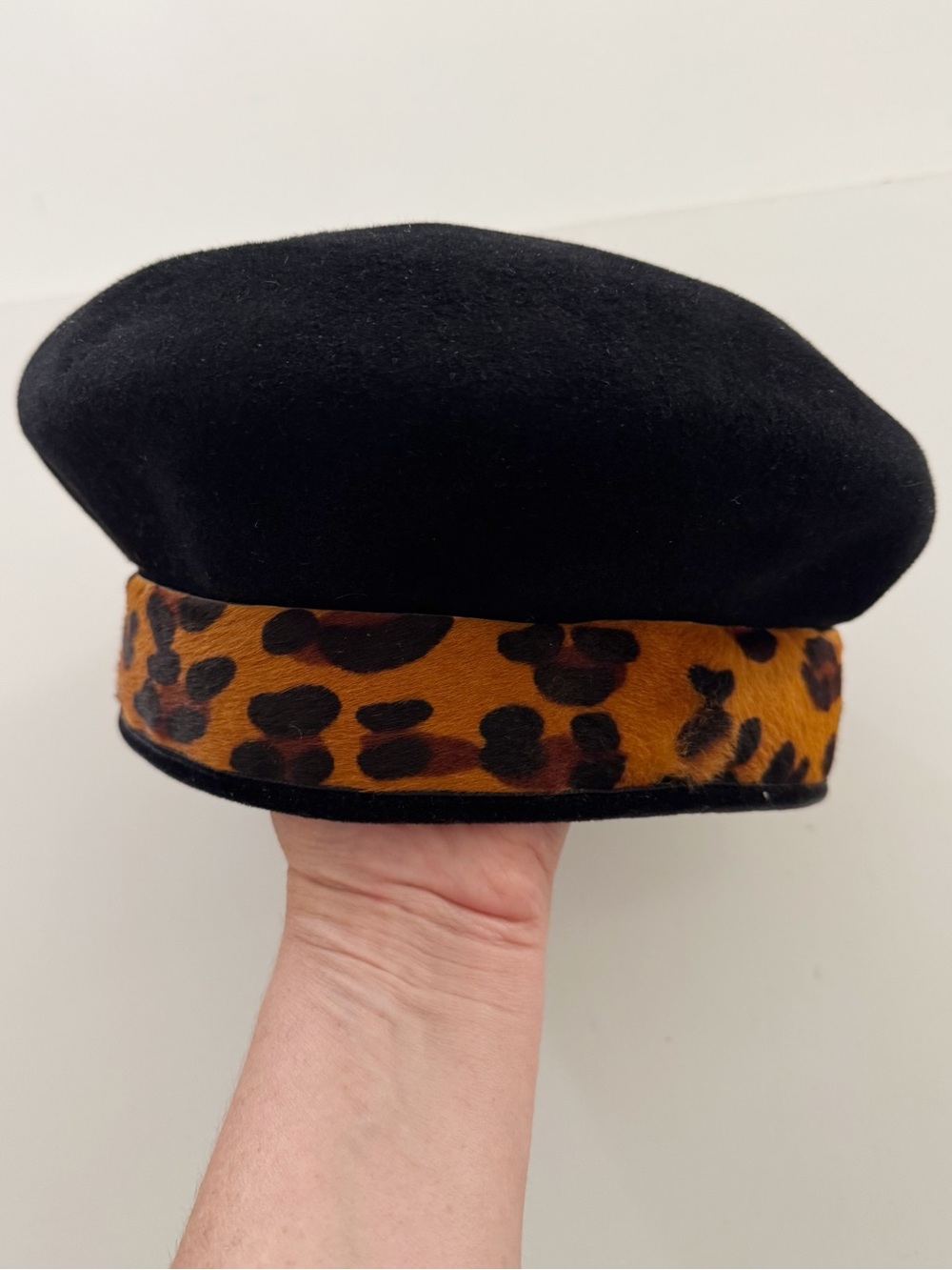 Eric Javits Black Wool Felt Beret Hat with Leopard Print Calf-Hair Band